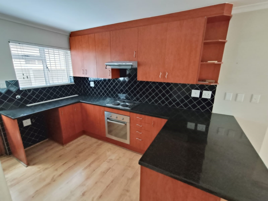 To Let 3 Bedroom Property for Rent in Eikenbosch Western Cape